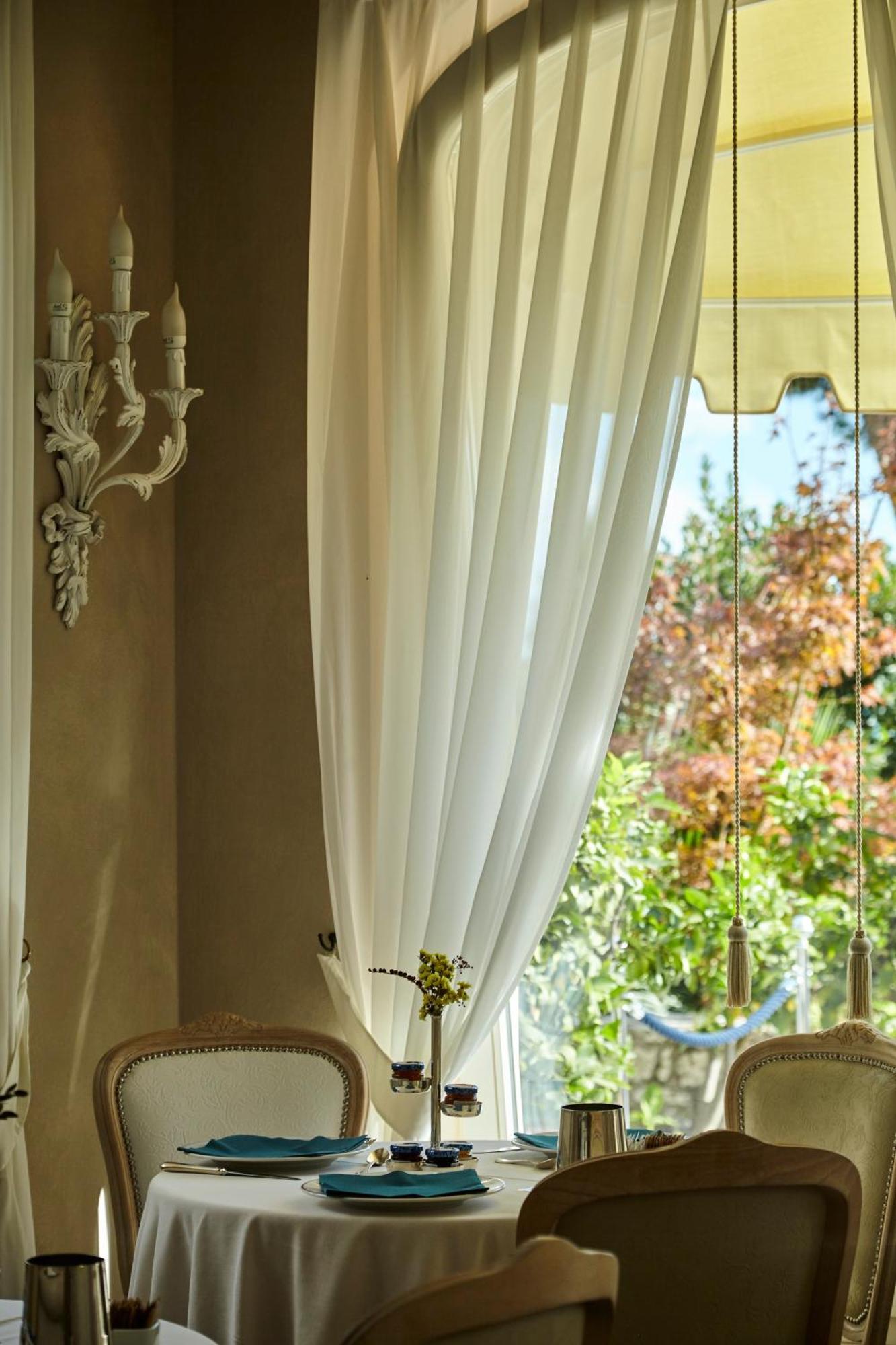 Hotel Villa Florida & Suite Apartments Gardone Riviera Buitenkant foto