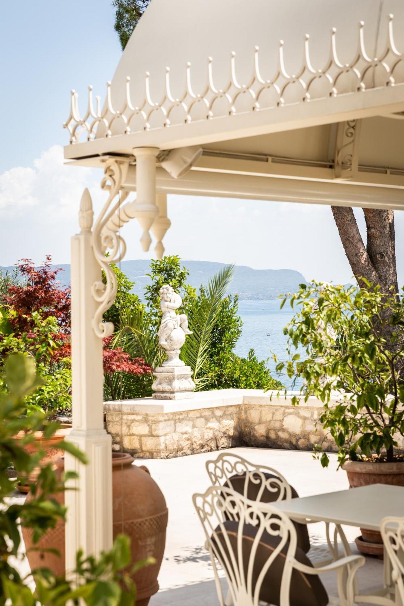 Hotel Villa Florida & Suite Apartments Gardone Riviera Buitenkant foto